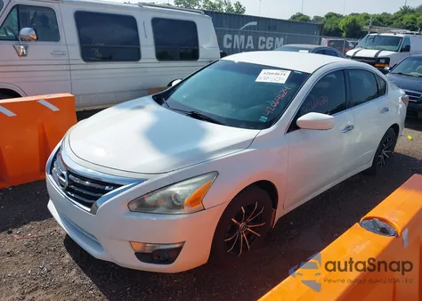 2015 Nissan Altima 2.5 S z USA, uszkodzony, nr VIN 1N4AL3AP2FC418047